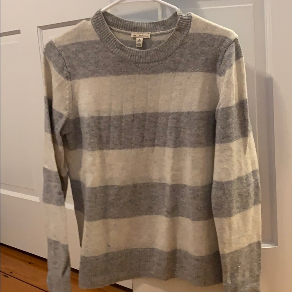 Gap Gray and White Wool Sweater